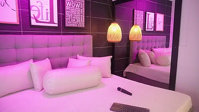 Bella TS  online show from March 11, 2025, 10:20 pm