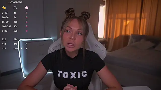 Evelinka online show from October 7, 2025, 10:34 am