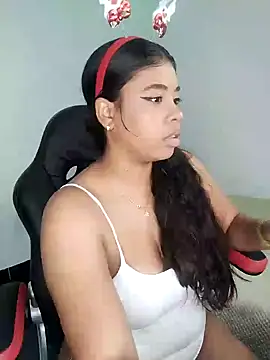 Snapshot of Fanny_Klean chatting on December 20, 2024, 5:57 am Fanny Klean online show from December 20, 2024, 5:57 am