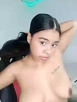 Snapshot of Fanny_Klean chatting on December 22, 2024, 2:16 pm Fanny Klean online show from December 22, 2024, 2:16 pm