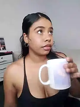 Snapshot of Fanny_Klean chatting on February 13, 2025, 6:20 am Fanny Klean online show from February 13, 2025, 6:20 am