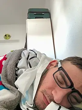 Snapshot of sperakevin98 chatting on November 9, 2025, 1:53 pm sperakevin98 online show from November 9, 2025, 1:53 pm