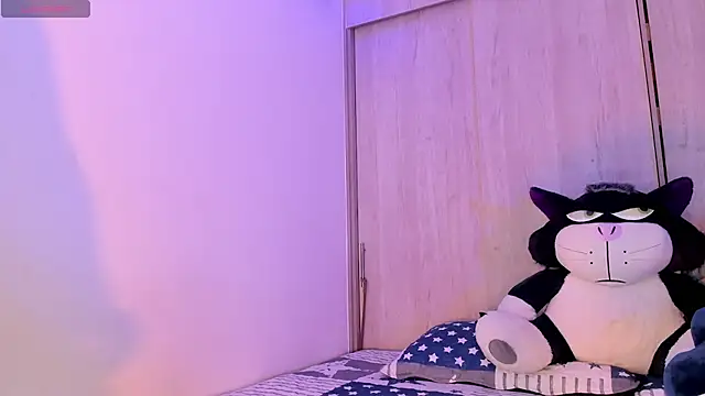  noahjones online show from April 24, 2026, 4:42 pm