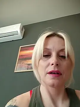 Snapshot of MySweetcum69 chatting on October 6, 2025, 11:07 am MySweetcum69 online show from October 6, 2025, 11:07 am