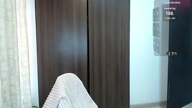 Snapshot of lanna_1878 chatting on April 1, 2026, 1:34 pm lanna 1878 online show from April 1, 2026, 1:34 pm