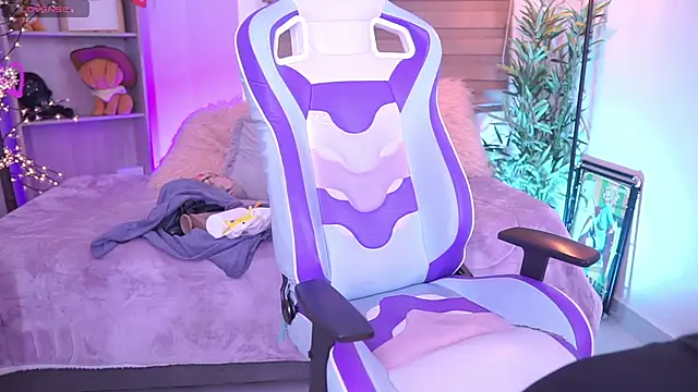 madelyn rose  online show from September 19, 2025, 12:34 am