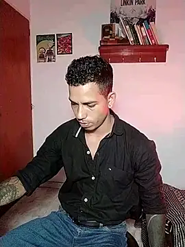 Snapshot of chero_95 chatting on November 14, 2025, 10:51 pm chero 95 online show from November 14, 2025, 10:51 pm