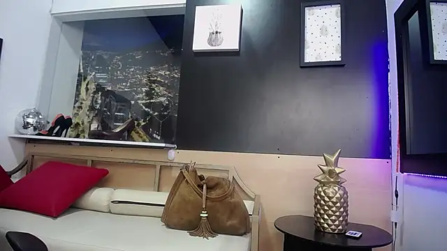 enderlis online show from February 21, 2025, 2:06 am