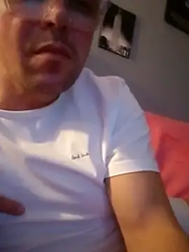 Vinyboy69 online show from November 15, 2025, 9:32 pm