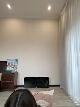 Hott Lolla online show from October 8, 2025, 8:34 am