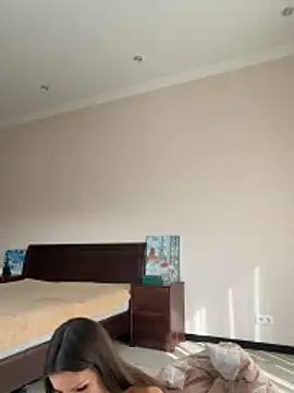 Hott Lolla online show from February 28, 2026, 8:26 am