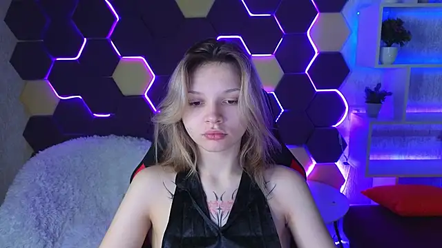 LitaBrom online show from January 23, 2025, 1:19 am