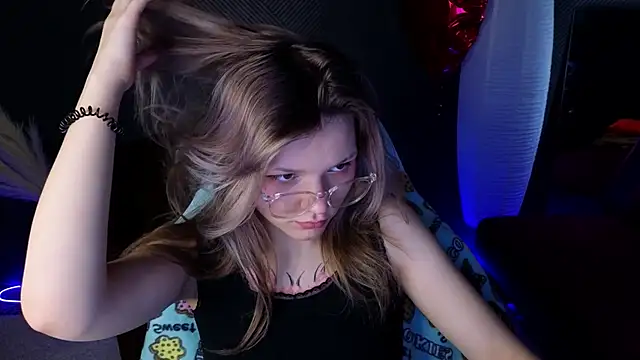 LitaBrom online show from March 15, 2025, 4:13 am