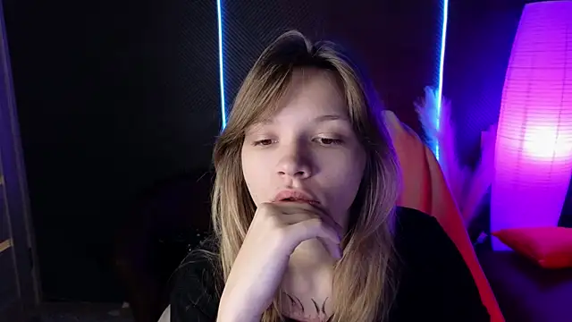 LitaBrom online show from October 5, 2025, 1:37 am