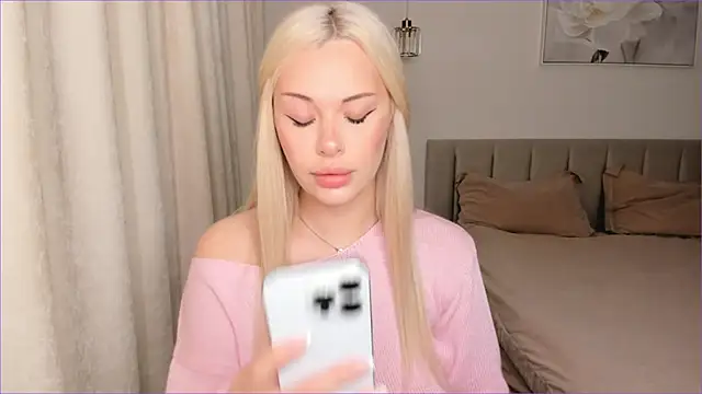 Lina Flores online show from November 1, 2025, 3:41 am