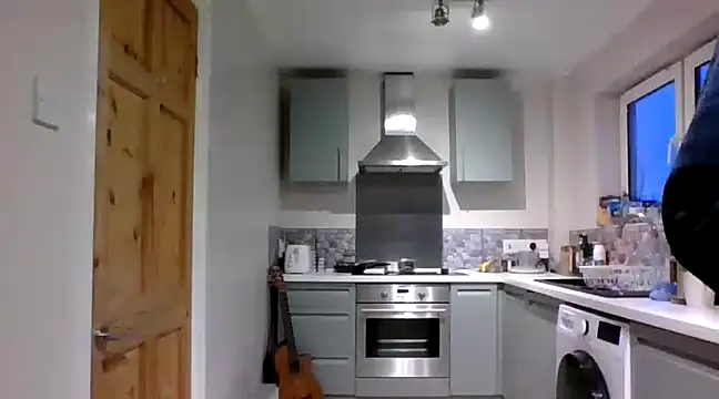 jimmybenido online show from February 3, 2025, 5:14 pm