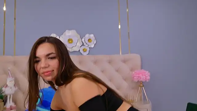 Snapshot of CamillaLarson chatting on December 19, 2024, 9:18 am CamillaLarson online show from December 19, 2024, 9:18 am