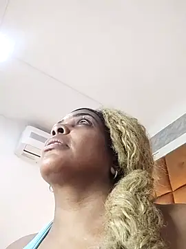 ELLA KELLY online show from December 18, 2025, 12:00 pm