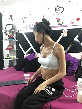1lovelygirls online show from September 19, 2025, 12:06 pm