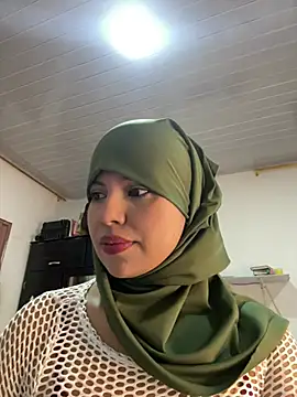 lalilamassu1 online show from March 13, 2025, 1:29 pm