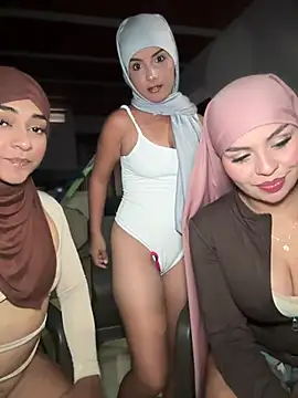 lalilamassu1 online show from June 30, 2026, 10:44 pm