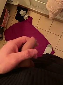 Snapshot of dimitriei chatting on March 14, 2025, 10:16 pm dimitriei online show from March 14, 2025, 10:16 pm