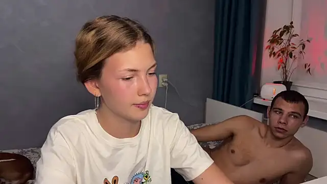 Snapshot of BeaKristy chatting on October 28, 2025, 2:42 pm BeaKristy online show from October 28, 2025, 2:42 pm