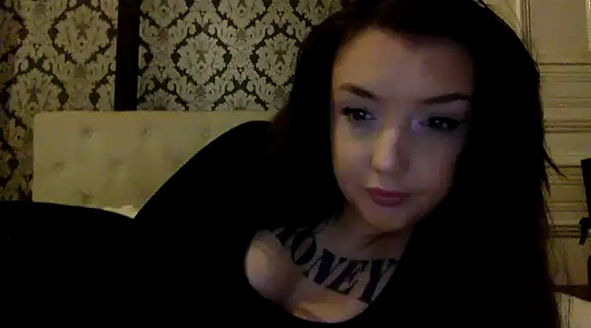 Snapshot of LucyLuxee19 chatting on December 2, 2024, 3:58 pm LucyLuxee19 online show from December 2, 2024, 3:58 pm