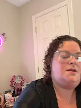 MsStrawbooty online show from February 6, 2026, 5:27 pm