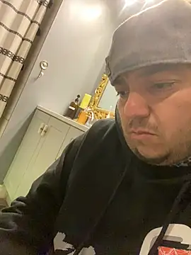 valleyoneofakind online show from January 19, 2025, 7:36 am