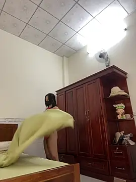    Erin    online show from April 16, 2026, 2:12 am