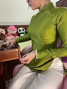    Erin    online show from April 19, 2026, 2:22 am