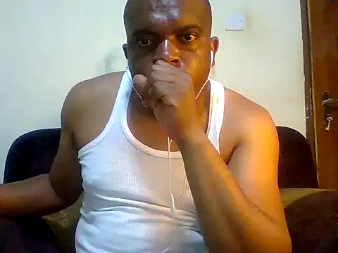 Snapshot of lui_cuuty chatting on October 5, 2025, 12:20 am lui cuuty online show from October 5, 2025, 12:20 am