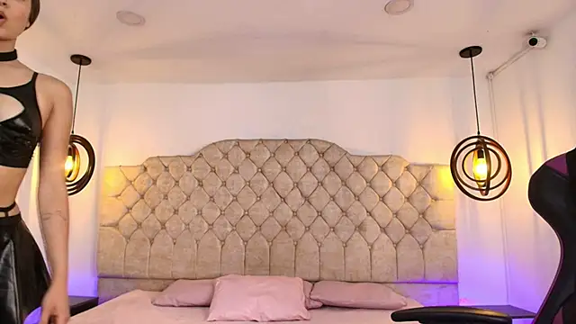 Victoria Adams14 online show from March 18, 2026, 3:42 am