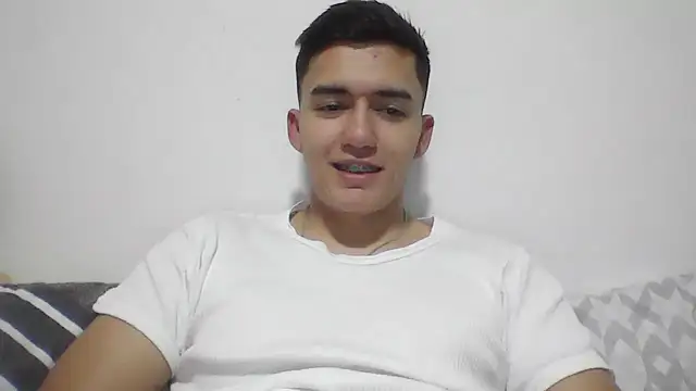 Snapshot of Estebitan_vm chatting on November 13, 2025, 3:49 am Estebitan vm online show from November 13, 2025, 3:49 am