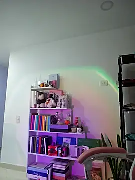 azumiichan online show from March 12, 2025, 4:08 am