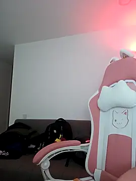 Snapshot of azumiichan chatting on February 10, 2026, 12:04 am azumiichan online show from February 10, 2026, 12:04 am