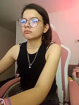 Snapshot of azumiichan chatting on February 12, 2026, 1:33 am azumiichan online show from February 12, 2026, 1:33 am