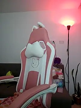 Snapshot of azumiichan chatting on February 25, 2026, 12:31 am azumiichan online show from February 25, 2026, 12:31 am