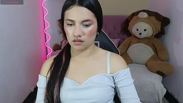 Chiara tay online show from November 7, 2025, 3:06 am