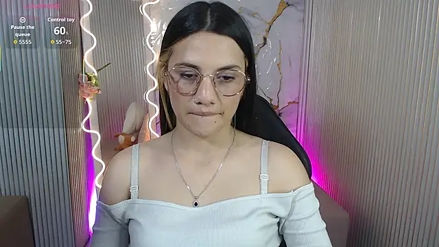 Chiara tay online show from May 8, 2026, 7:08 pm
