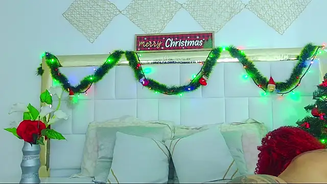 Snapshot of RubyRossel chatting on December 4, 2024, 11:13 pm RubyRossel online show from December 4, 2024, 11:13 pm
