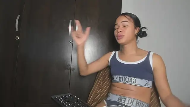 meghanSusexx online show from March 14, 2025, 11:43 pm