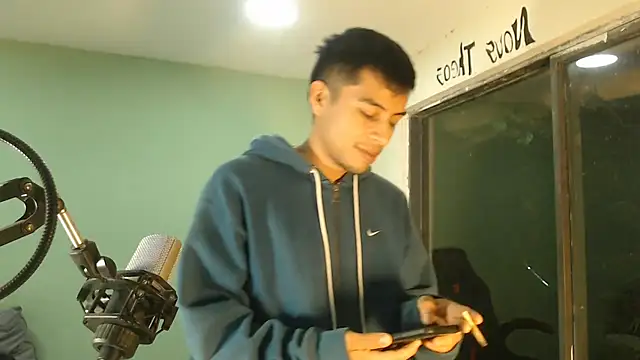 danielitopapuu online show from February 15, 2026, 6:21 am