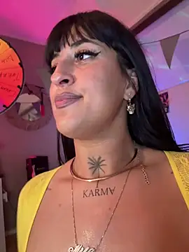 Snapshot of CarolaDrago chatting on March 23, 2026, 9:19 pm CarolaDrago online show from March 23, 2026, 9:19 pm