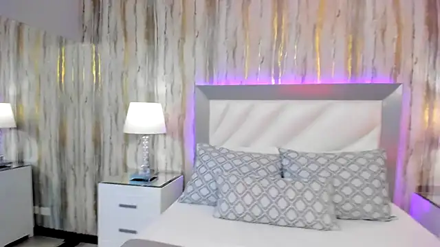 Snapshot of SophiaLaurens chatting on February 11, 2025, 4:13 pm SophiaLaurens online show from February 11, 2025, 4:13 pm