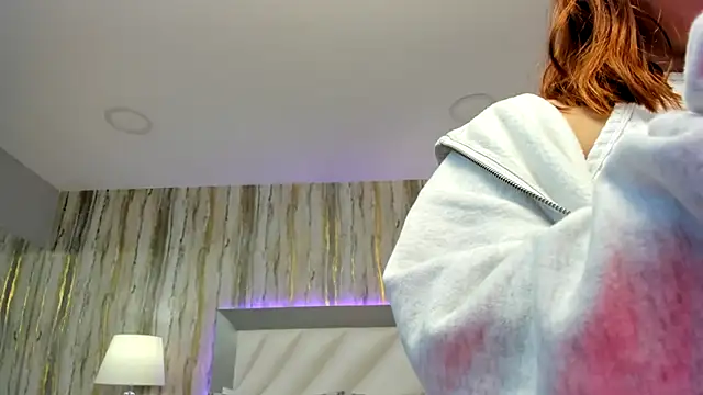 Snapshot of SophiaLaurens chatting on February 13, 2025, 4:07 pm SophiaLaurens online show from February 13, 2025, 4:07 pm