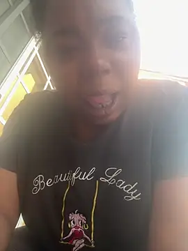 JCCaramelbarbie1 online show from May 10, 2026, 1:05 pm