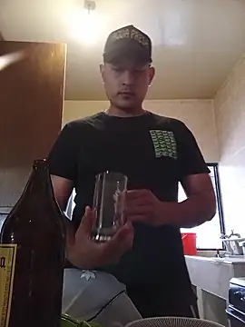 Snapshot of Zordomud0 chatting on February 8, 2026, 7:39 pm Zordomud0 online show from February 8, 2026, 7:39 pm