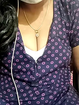 Snapshot of Aishu-tamil09 chatting on February 28, 2025, 5:37 pm Aishu-tamil09 online show from February 28, 2025, 5:37 pm